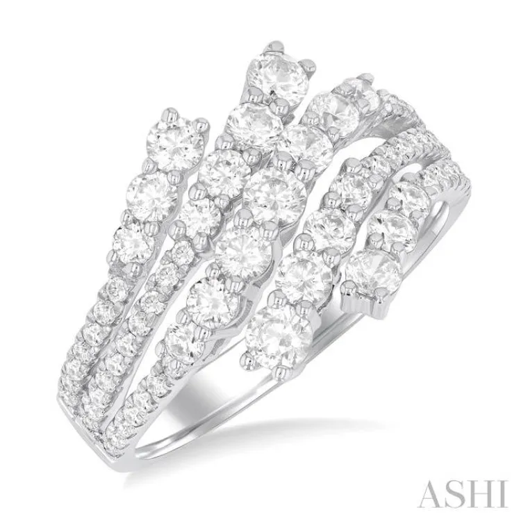 1 1/2 Ctw Triple Split Wide Bypass Round Cut Diamond Fashion Band in 14K White Gold